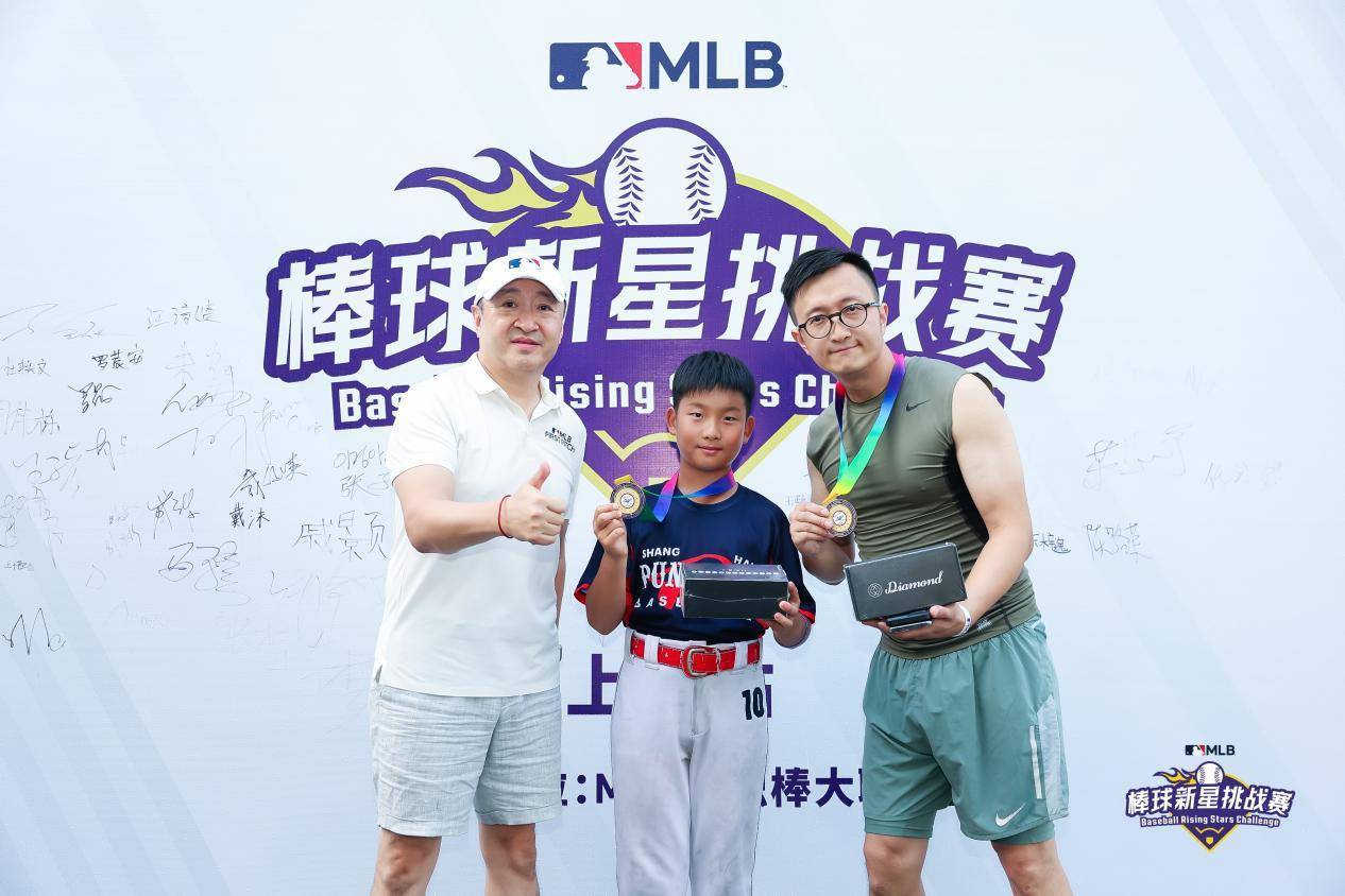 上海举行棒球比赛，勇士表现关键的简单介绍