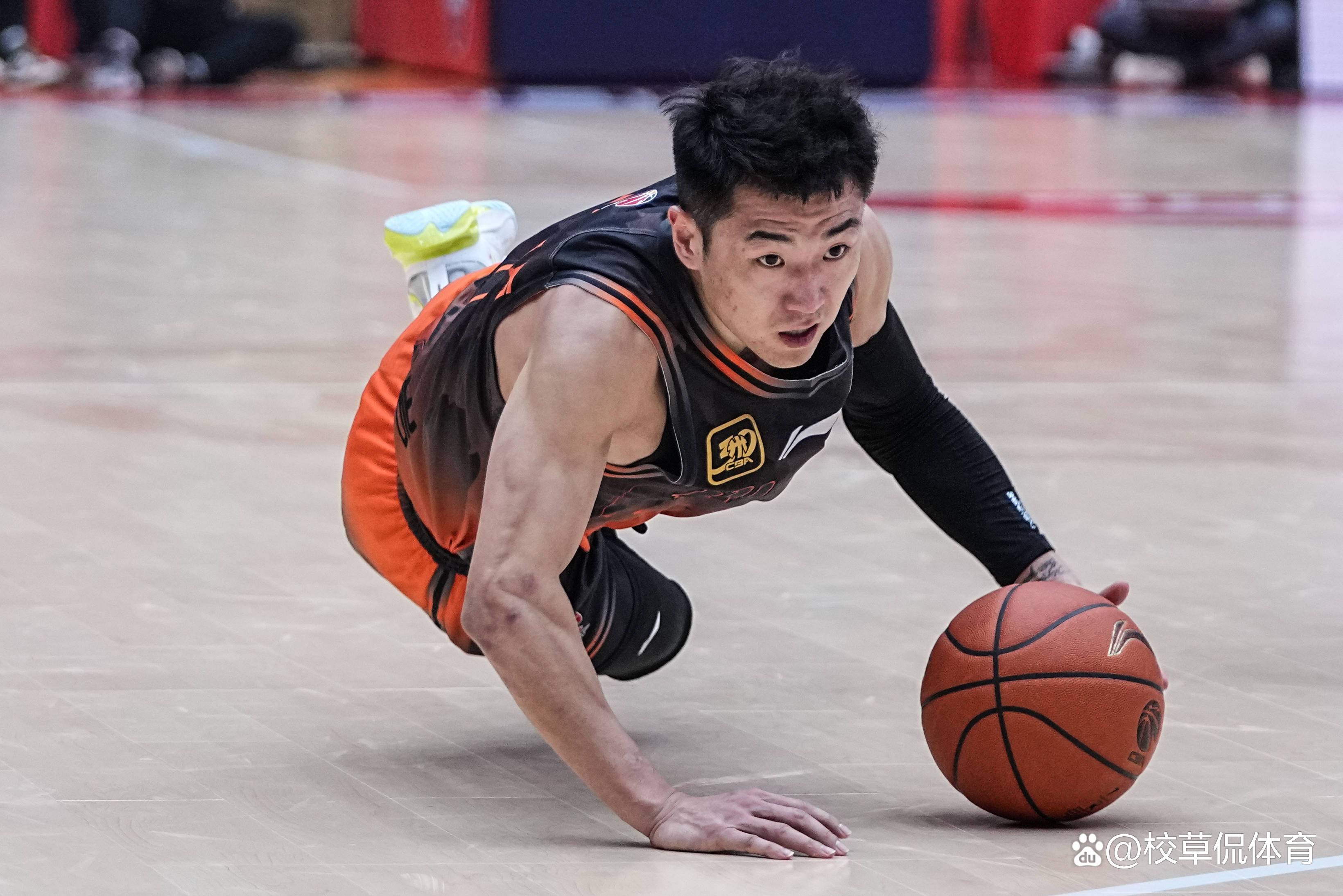 包含江苏男篮防守疲软，连遭对手破门的词条
