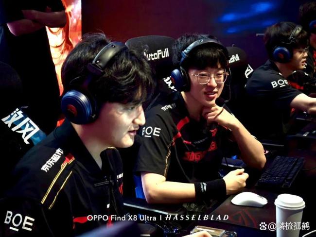 IG碾压FPX,Scout团战一打五全球总决赛3:1(北京) IG碾压FPX,Scout团战一打五全球总决赛3:1(北京)