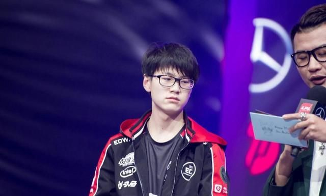 KT轻取V5,Meiko拿下关键大龙淘汰赛2:0(成都) KT轻取V5,Meiko拿下关键大龙淘汰赛2:0(成都)