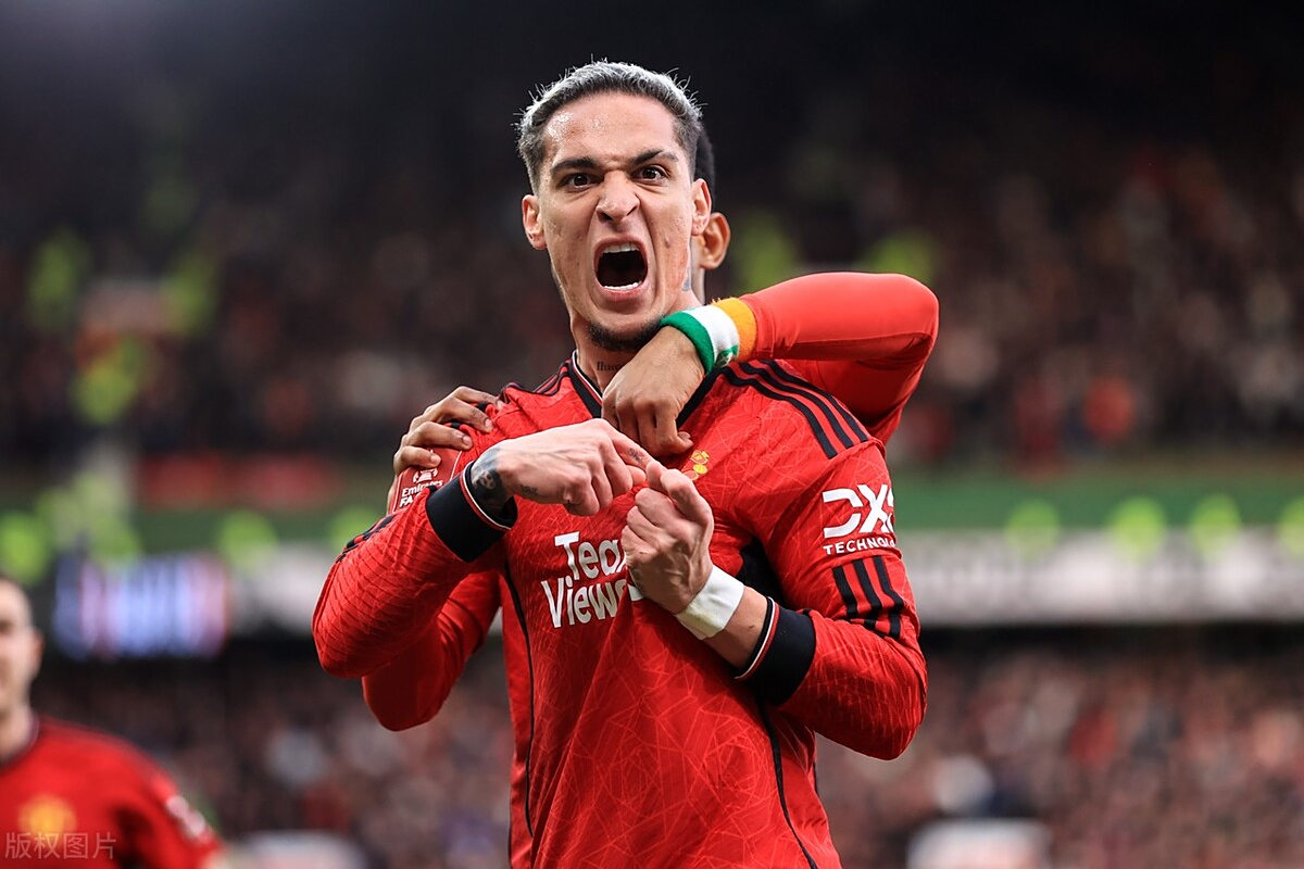 卫冕冠军莱切斯特城客场失利,排名下滑 卫冕冠军莱切斯特城客场失利,排名下滑