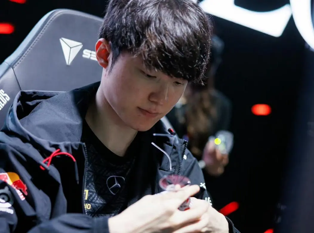 包含RNG碾压EDG,Chovy开启传奇时刻顶尖较量八强赛,成为赛场最大亮点的词条 包含RNG碾压EDG,Chovy开启传奇时刻顶尖较量八强赛,成为赛场最大亮点的词条