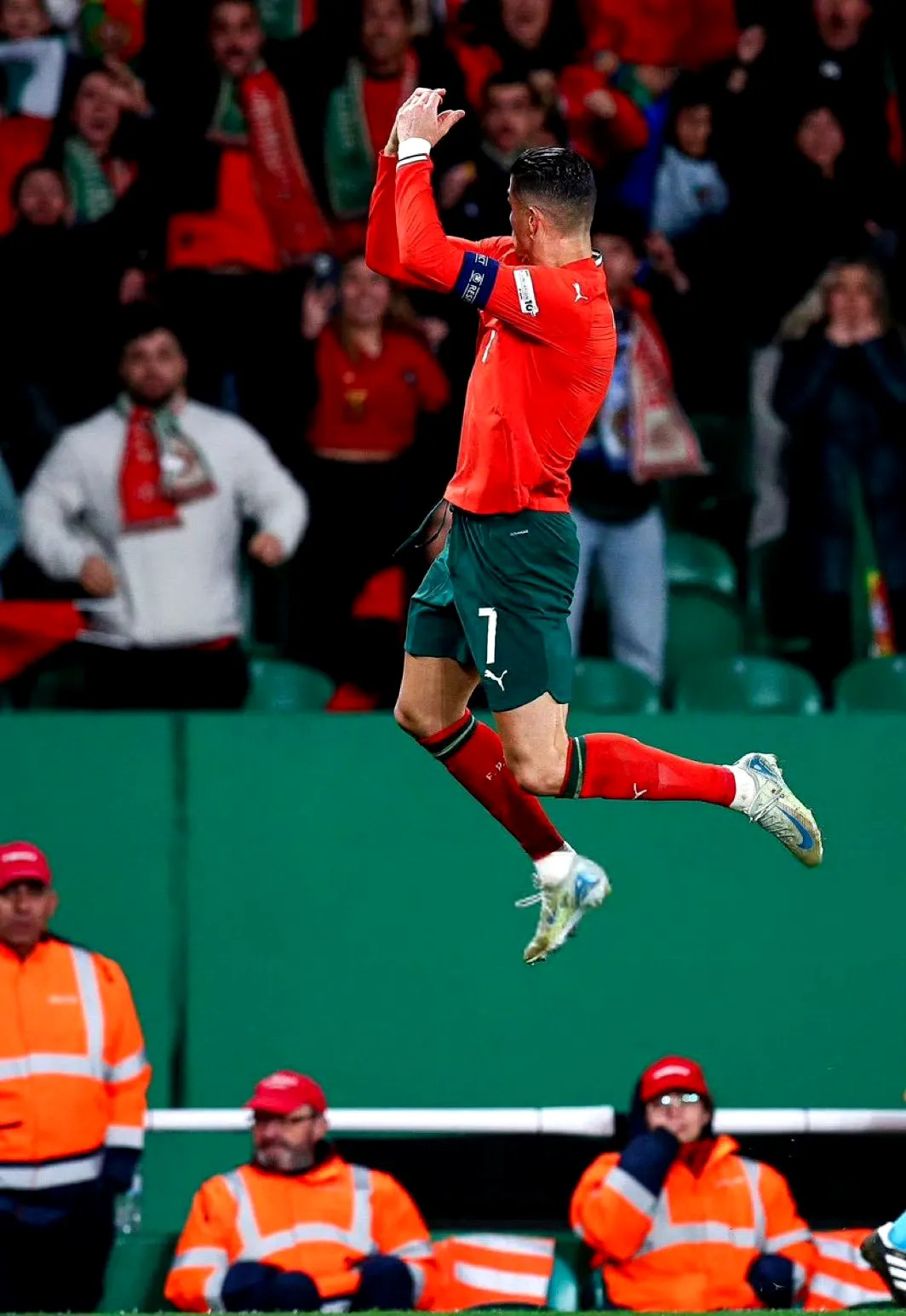 德国逆转里昂,C罗送出助攻的简单介绍 德国逆转里昂,C罗送出助攻的简单介绍