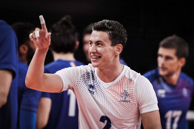 法国队完胜印度队，郑思维刷新纪录